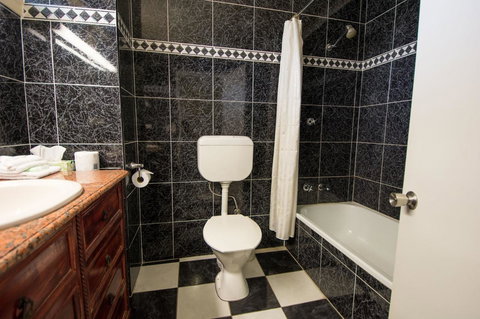 Elkira Court Motel - Tourism Adelaide 15