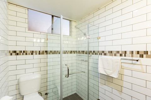 Elkira Court Motel - Tourism Adelaide 25