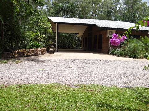 DARWIN'S SHADY ACRES RETREAT - Tourism Adelaide 2