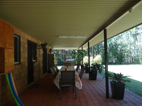 DARWIN'S SHADY ACRES RETREAT - Tourism Adelaide 6