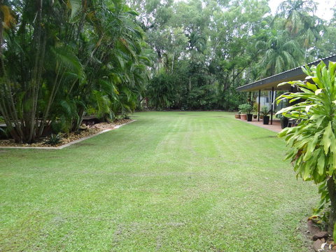 DARWIN'S SHADY ACRES RETREAT - Tourism Adelaide 8