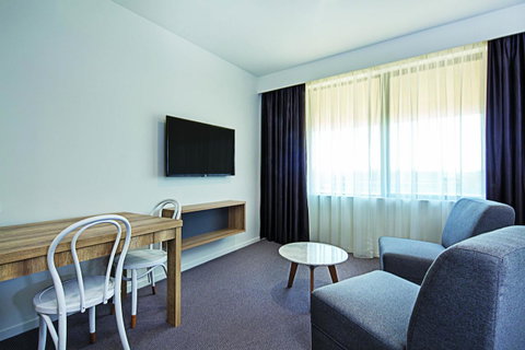 Mantra MacArthur Hotel - Tourism Adelaide 14