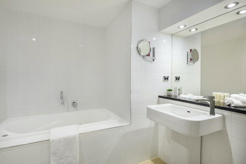 Crowne Plaza Canberra, An IHG Hotel - Tourism Adelaide 28