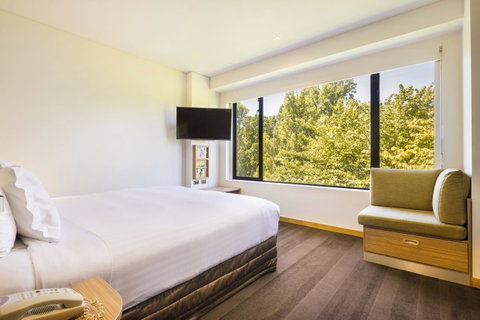 Crowne Plaza Canberra, An IHG Hotel - Tourism Adelaide 30