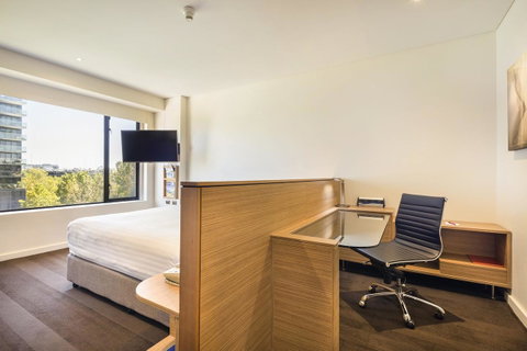Crowne Plaza Canberra, An IHG Hotel - Tourism Adelaide 34