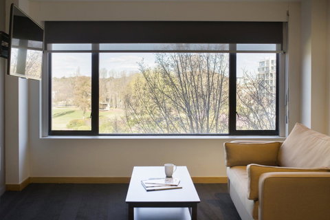 Crowne Plaza Canberra, An IHG Hotel - Tourism Adelaide 29
