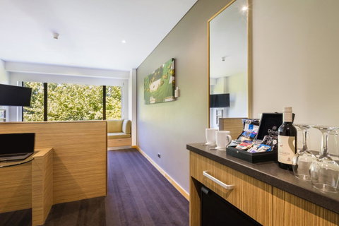 Crowne Plaza Canberra, An IHG Hotel - Tourism Adelaide 42