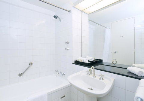 Crowne Plaza Canberra, An IHG Hotel - Tourism Adelaide 25