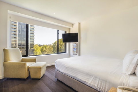 Crowne Plaza Canberra, An IHG Hotel - Tourism Adelaide 21
