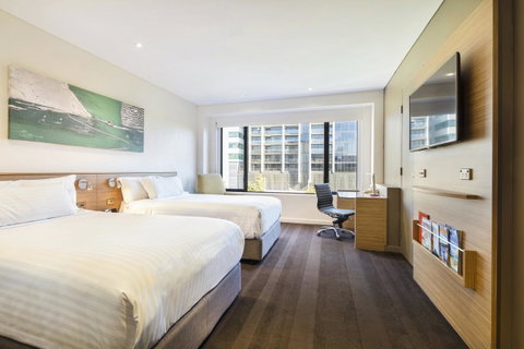 Crowne Plaza Canberra, An IHG Hotel - Tourism Adelaide 31