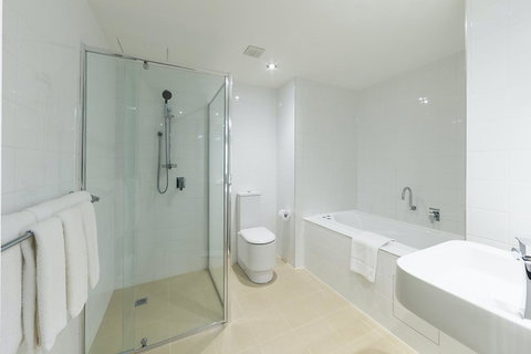 Crowne Plaza Canberra, An IHG Hotel - Tourism Adelaide 27