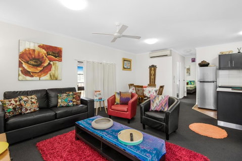 BOUTIQUE APARTMENTS BEACH LOCATION - Tourism Adelaide 0