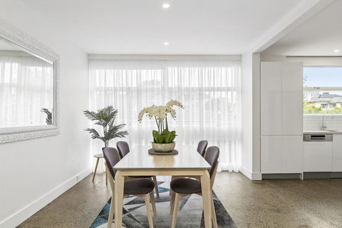 BOUTIQUE STAYS - Brighton By Sea - Tourism Adelaide 3