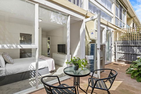 BOUTIQUE STAYS - Brighton By Sea - Tourism Adelaide 1
