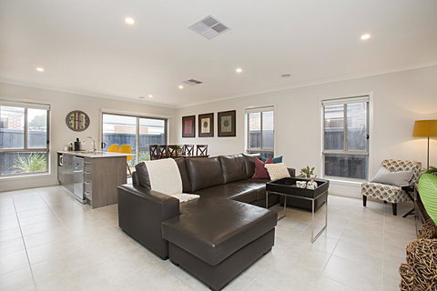 BOUTIQUE STAYS - Carinya - Tourism Adelaide 0