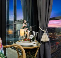 Braddon Penthouse Top Location Netflix WiFi Views - Tourism Adelaide