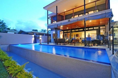 Bramston Beach - Luxury Holiday House - Tourism Adelaide 0