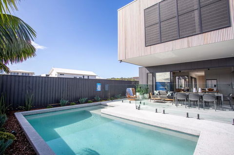 BREEZE At SALT - Tourism Adelaide 0