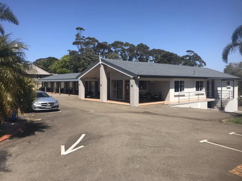 Breeze Inn - Tourism Adelaide 0