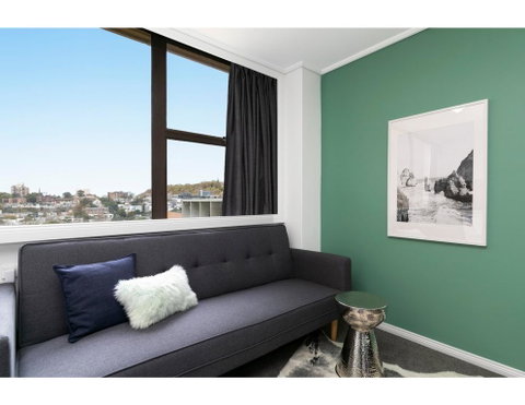 Bright, Modern Studio Steps From The Action - Tourism Adelaide 1
