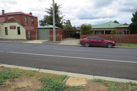 Bristol House Accommodation - Tourism Adelaide 1