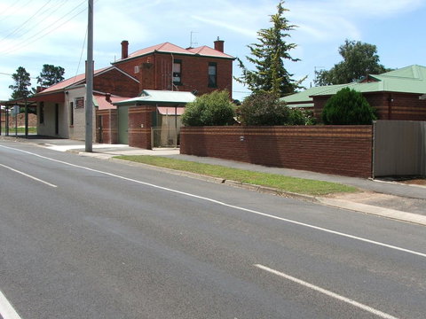 Bristol House Accommodation - Tourism Adelaide 0