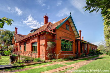 Buxton Manor with Tourism Adelaide