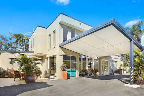 Caboolture Riverlakes Boutique Motel - Tourism Adelaide 0