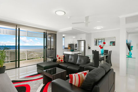 Cairns Luxury Waterfront Apartment - Tourism Adelaide 0