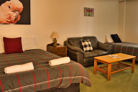 Cape Jervis Accommodation & Caravan Park - Tourism Adelaide 2