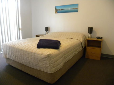 Carnarvon Central Apartments - Tourism Adelaide 0
