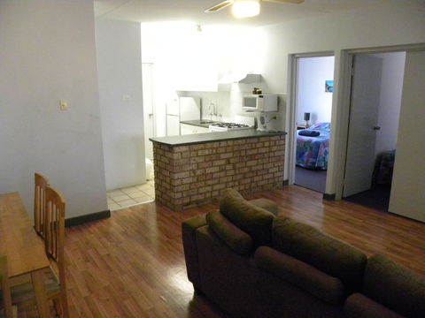 Carnarvon Central Apartments - Tourism Adelaide 2
