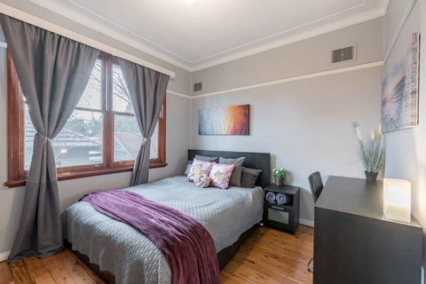 Carramar CozyHome 1minStation 5Bdrms1.5bathSleeps8 - Tourism Adelaide 3
