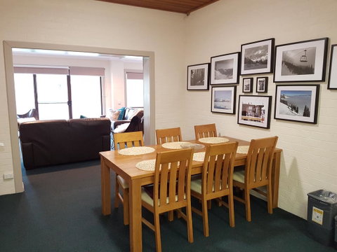 Cedarwood Apartments - Tourism Adelaide 0