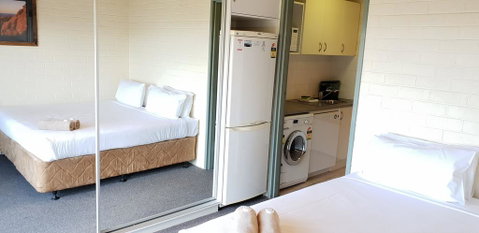 Cedarwood Apartments - Tourism Adelaide 3