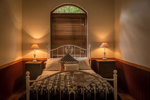Celestial Dew Guest House, Day Spa, Retreat - Tourism Adelaide 2