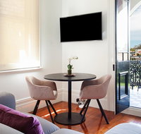Charming Studio With Balcony in Inner-City Glebe - Tourism Adelaide