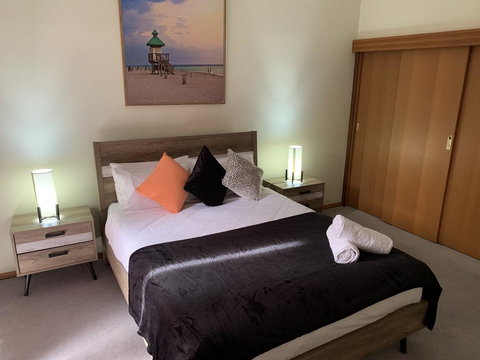 Chateau N'Ville - Tourism Adelaide 1