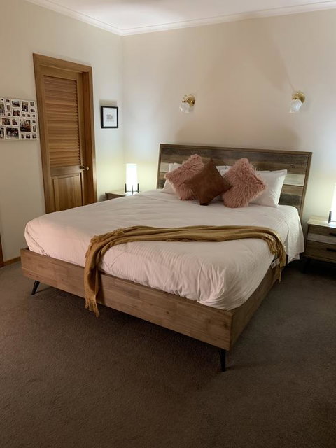 Chateau N'Ville - Tourism Adelaide 3