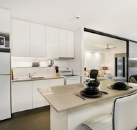City Getaway Modern Bowen Hills 1 Bedroom with Free WIFI and Parking - Tourism Adelaide