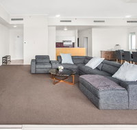 City-Centre Apartment With River Views and Balcony - Tourism Adelaide