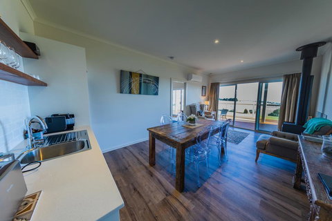 Coastal Lodge - Tourism Adelaide 3