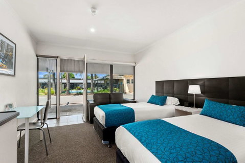 Comfort Inn & Suites Manhattan - Tourism Adelaide 3