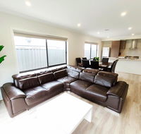 Comfortable 4BR 2Bath House Tarneit Melbourne - Tourism Adelaide