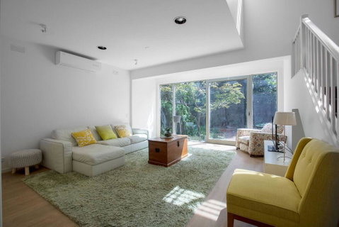 Comfy Holiday House With Pool@Rosanna - Tourism Adelaide 0