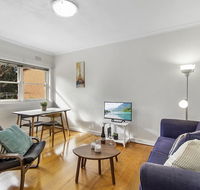 Comfy one-bedroom unit between city and airport - Tourism Adelaide