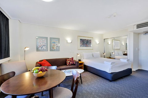 Cosmopolitan Apartment At College St - Tourism Adelaide 1