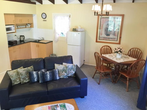 Curtis Cottage - Tourism Adelaide 3