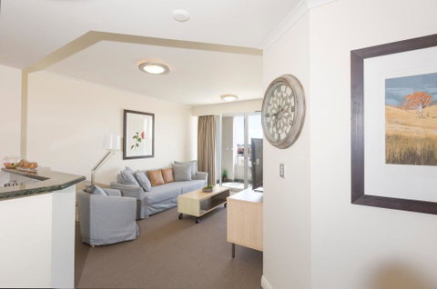 Darling Harbour Executive - Tourism Adelaide 0