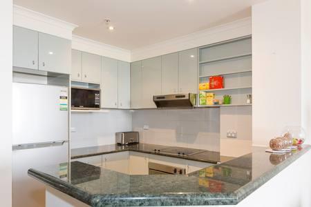 Darling Harbour Executive - Tourism Adelaide 3
